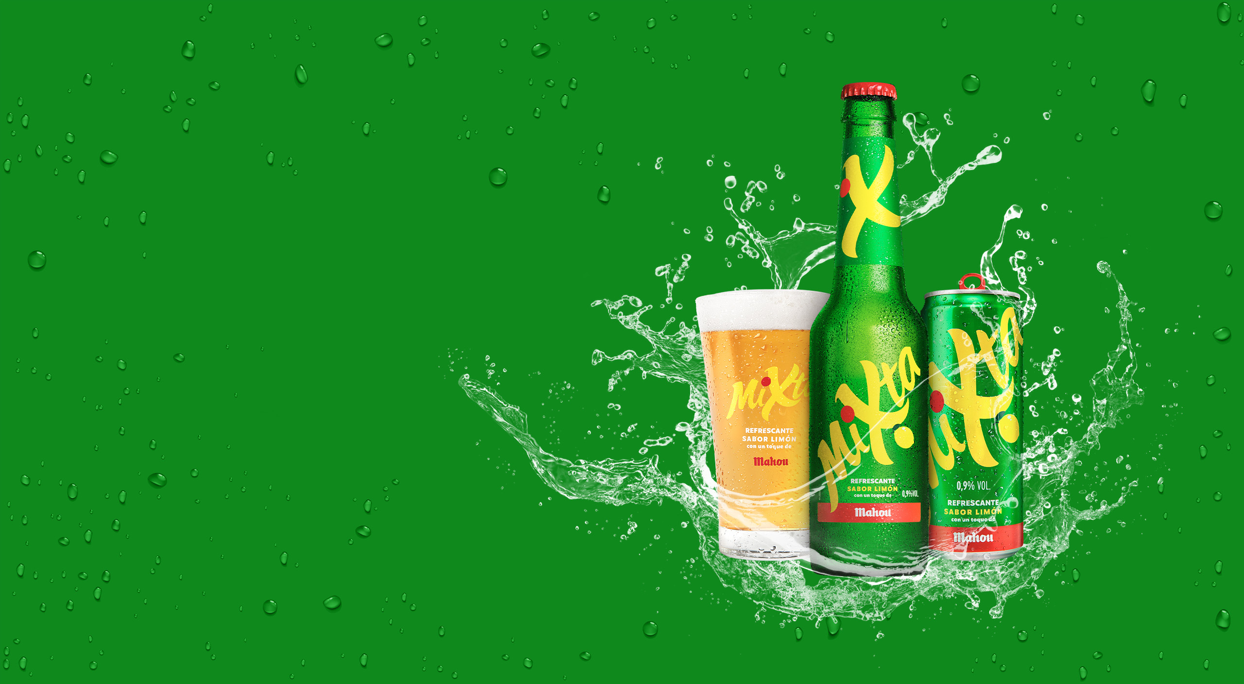 imagen estática de la botella y lata siendo golpeadas por agua
